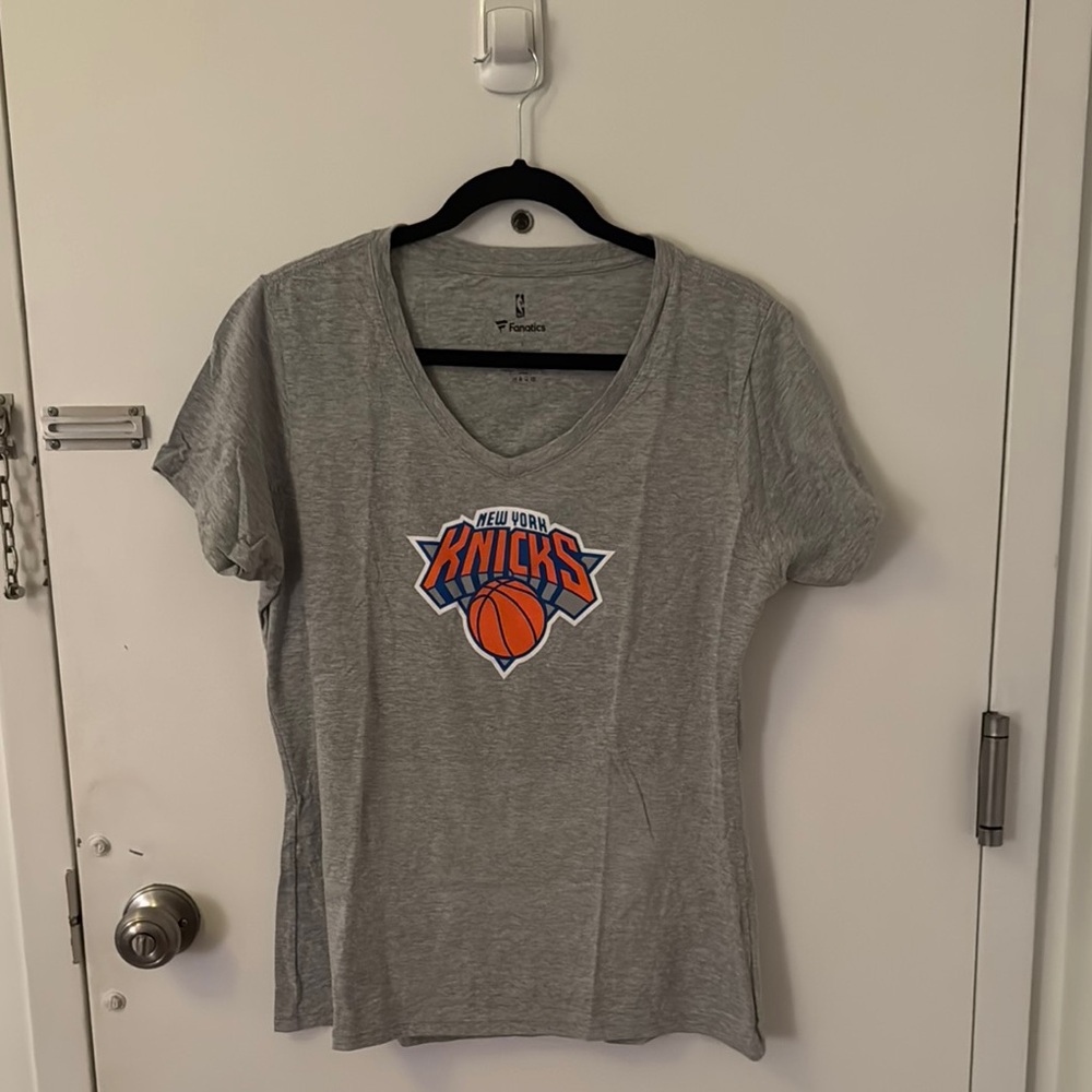 Gray New York Knicks T-Shirt